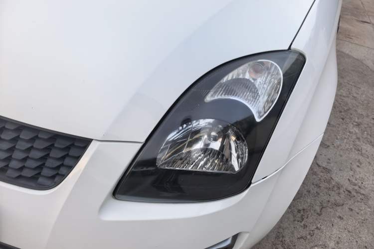 Used Suzuki Swift 2014 1.5L Automatic Fashion Edition Left Front Headlight