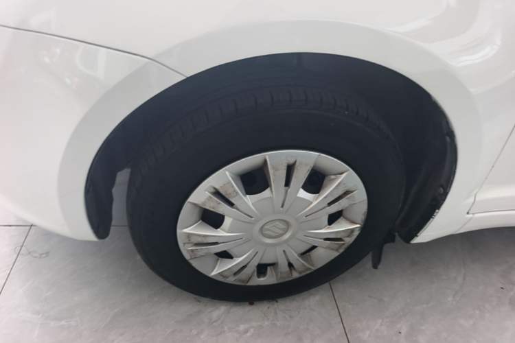 Used Suzuki Swift 2014 1.3L Manual Standard Edition Left Front Wheel Hub