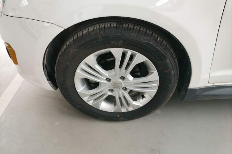 Used Suzuki Swift 2014 1.5L Automatic Fashion Edition Left Front Wheel Hub