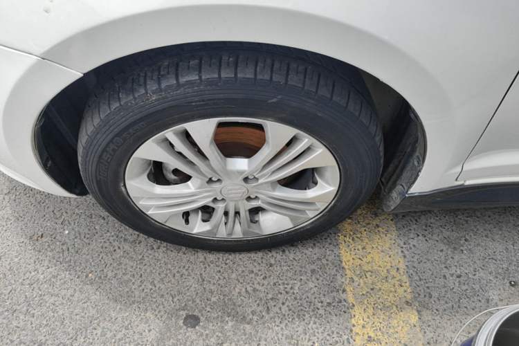 Used Suzuki Swift 2014 1.5L Automatic Fashion Edition Left Front Wheel Hub
