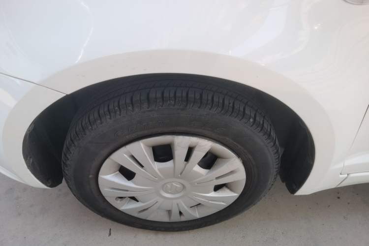 Used Suzuki Swift 2014 1.3L Manual Standard Edition Left Front Wheel Hub