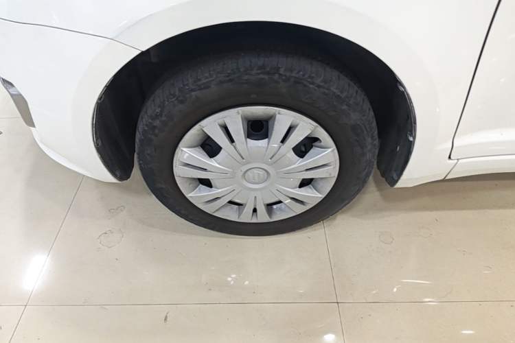 Used Suzuki Swift 2014 1.3L Manual Standard Edition Left Front Wheel Hub