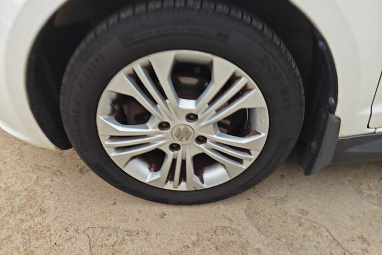 Used Suzuki Swift 2014 1.5L Automatic Fashion Edition Left Front Wheel Hub