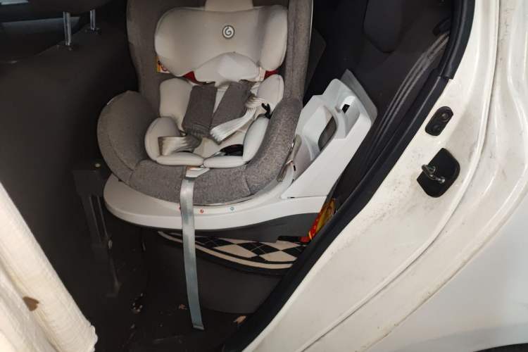 Used Suzuki Swift 2014 1.5L Automatic Fashion Edition Left Rear Seat