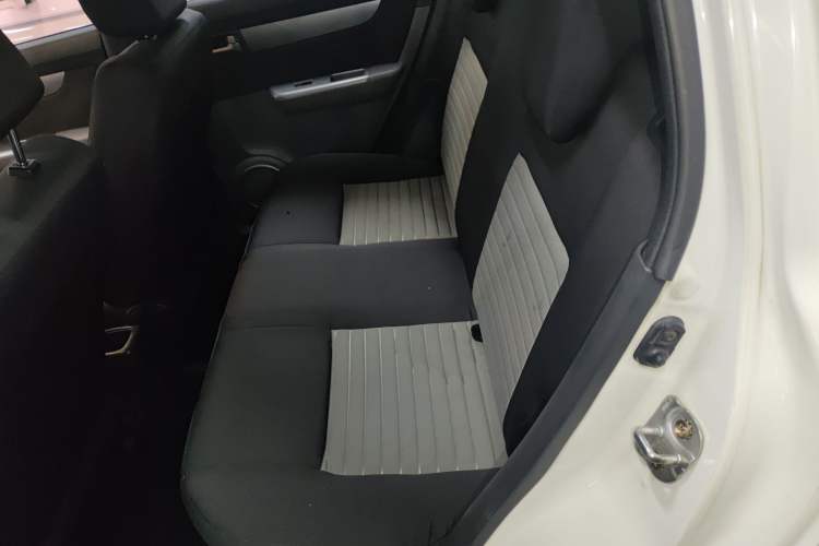 Used Suzuki Swift 2014 1.5L Automatic Fashion Edition Left Rear Seat
