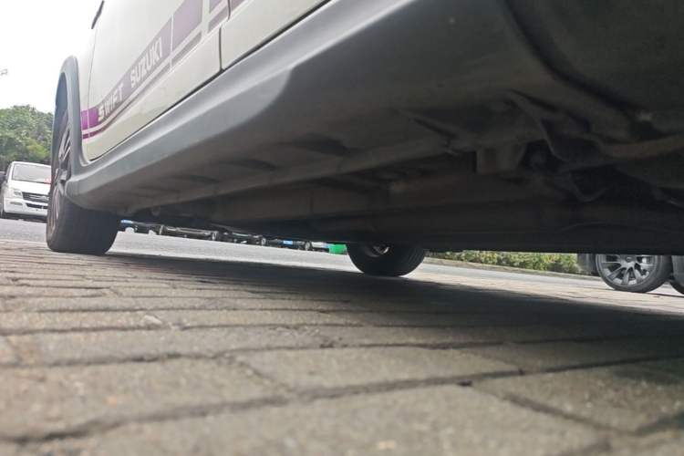 Used Suzuki Swift 2014 1.5L Automatic Fashion Edition Left Side Sill