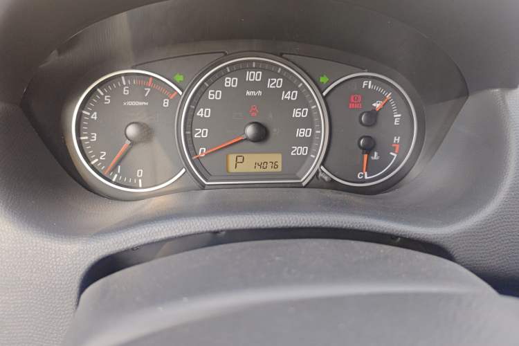 Used Suzuki Swift 2014 1.5L Automatic Fashion Edition Odometer Close Up