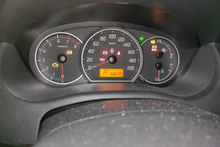 Used Suzuki Swift 2014 1.5L Automatic Fashion Edition Odometer Close Up