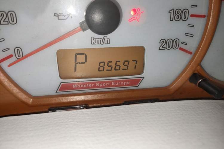 Used Suzuki Swift 2014 1.5L Automatic Fashion Edition Odometer Close Up
