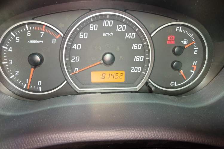 Used Suzuki Swift 2014 1.5L Manual Fashion Edition Odometer Close Up