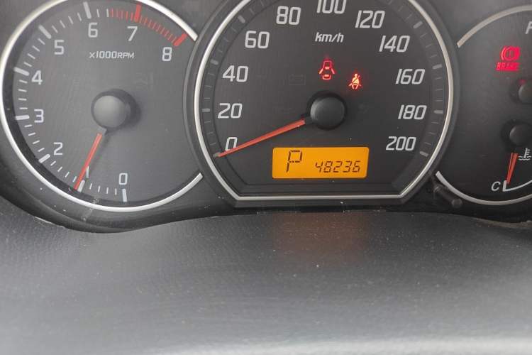Used Suzuki Swift 2014 1.5L Automatic Fashion Edition Odometer Close Up