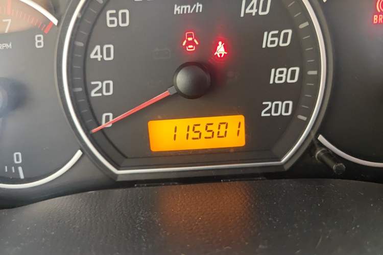 Used Suzuki Swift 2014 1.5L Manual Fashion Edition Odometer Close Up