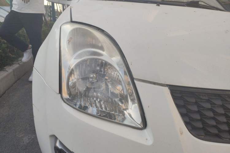 Used Suzuki Swift 2014 1.3L Manual Standard Edition Right Front Headlight