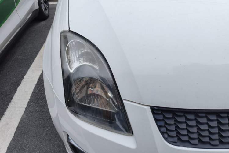 Used Suzuki Swift 2014 1.5L Automatic Fashion Edition Right Front Headlight