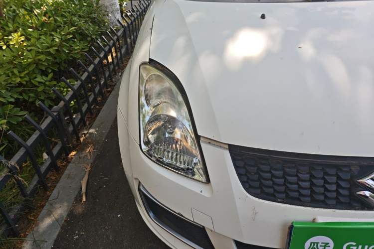 Used Suzuki Swift 2014 1.3L Manual Standard Edition Right Front Headlight