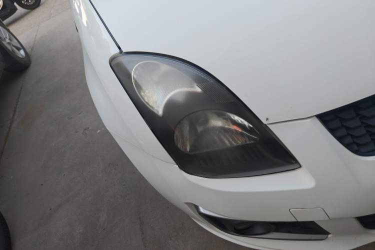 Used Suzuki Swift 2014 1.5L Manual Fashion Edition Right Front Headlight