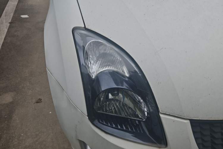 Used Suzuki Swift 2014 1.5L Automatic Fashion Edition Right Front Headlight