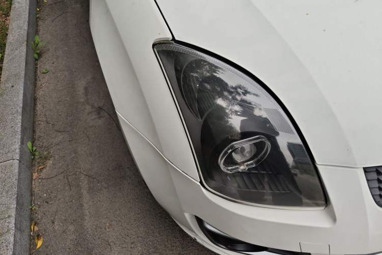 Used Suzuki Swift 2014 1.5L Automatic Fashion Edition Right Front Headlight