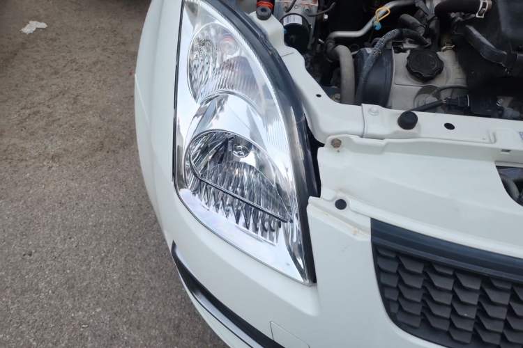 Used Suzuki Swift 2014 1.3L Manual Standard Edition Right Front Headlight