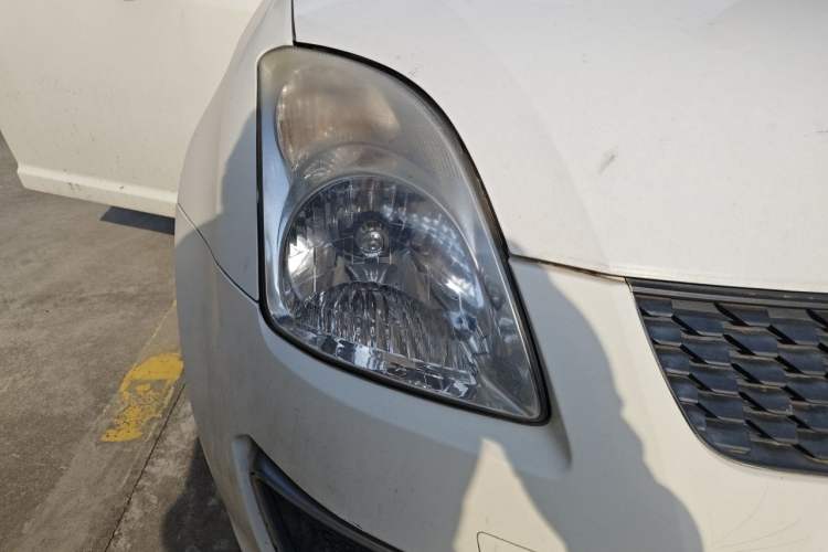 Used Suzuki Swift 2014 1.3L Manual Standard Edition Right Front Headlight