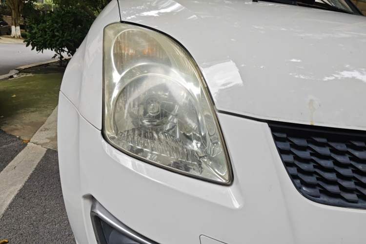 Used Suzuki Swift 2014 1.3L Manual Standard Edition Right Front Headlight