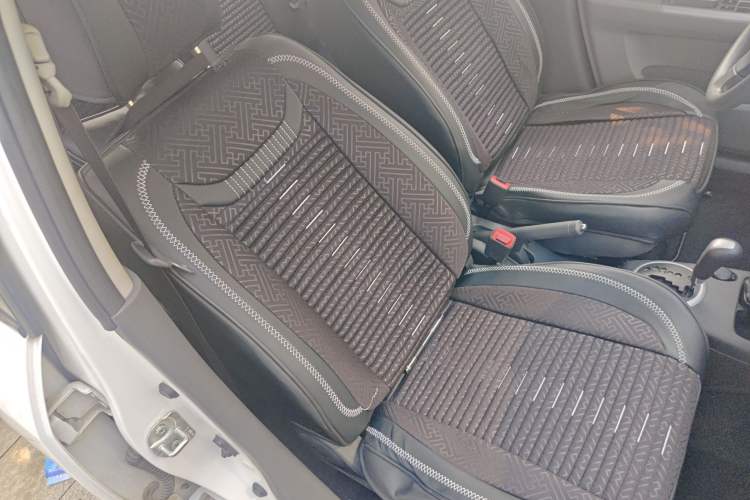 Used Suzuki Swift 2014 1.5L Automatic Fashion Edition Right Front Seat