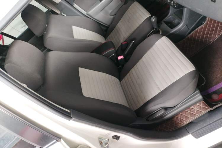 Used Suzuki Swift 2014 1.5L Automatic Fashion Edition Right Front Seat