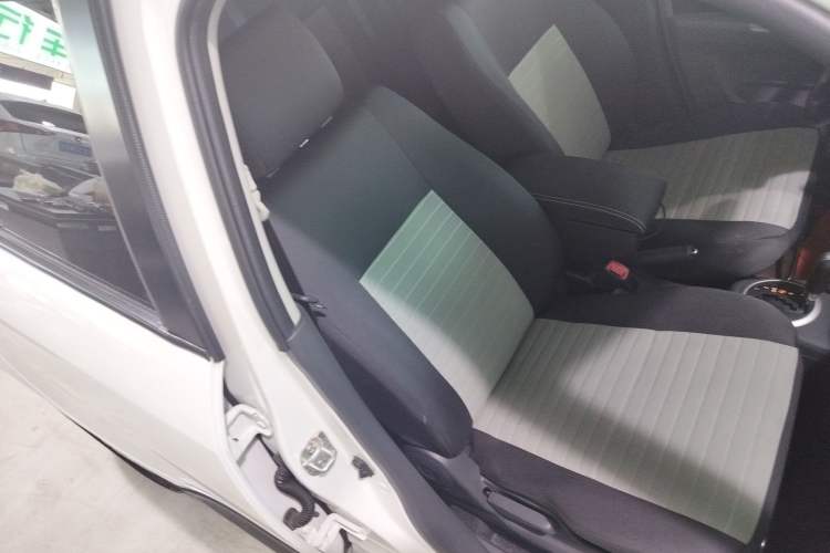 Used Suzuki Swift 2014 1.5L Automatic Fashion Edition Right Front Seat