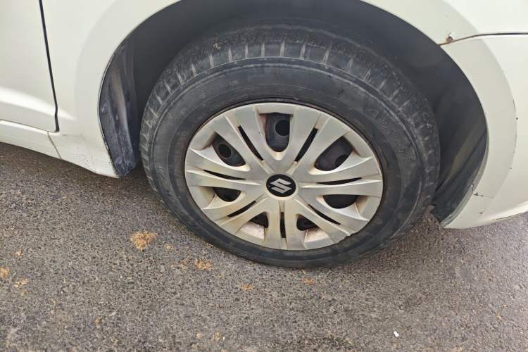 Used Suzuki Swift 2014 1.3L Manual Standard Edition Right Front Wheel Hub