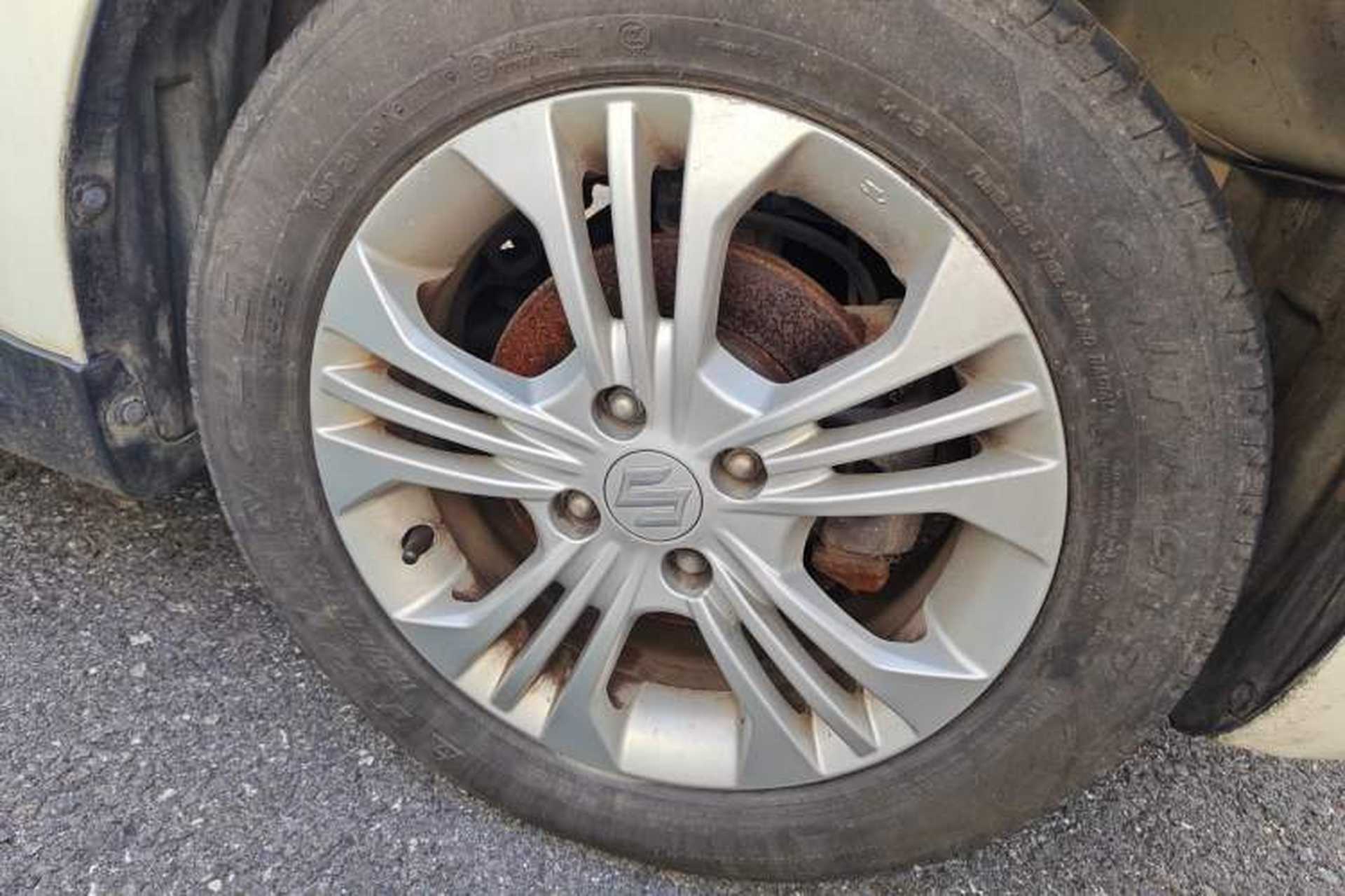 Used Suzuki Swift 2014 1.5L Automatic Fashion Edition Right Front Wheel Hub