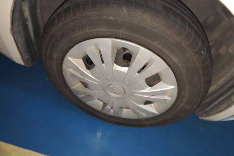 Used Suzuki Swift 2014 1.3L Manual Standard Edition Right Front Wheel Hub