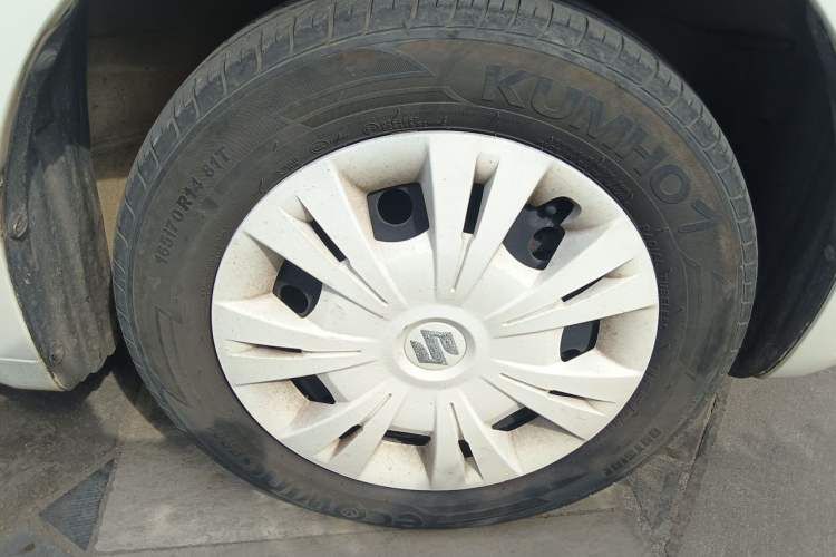 Used Suzuki Swift 2014 1.3L Manual Standard Edition Right Front Wheel Hub