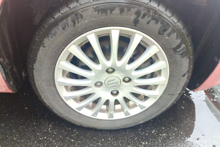 Used Suzuki Swift 2014 1.3L Manual Standard Edition Right Front Wheel Hub