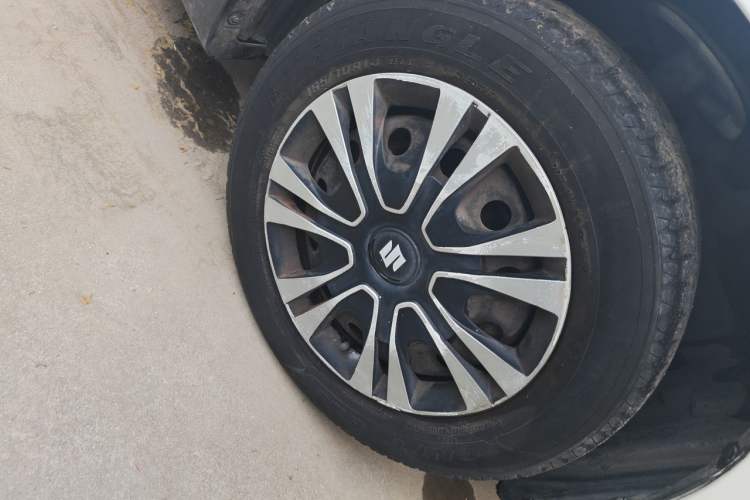 Used Suzuki Swift 2014 1.5L Manual Fashion Edition Right Front Wheel Hub