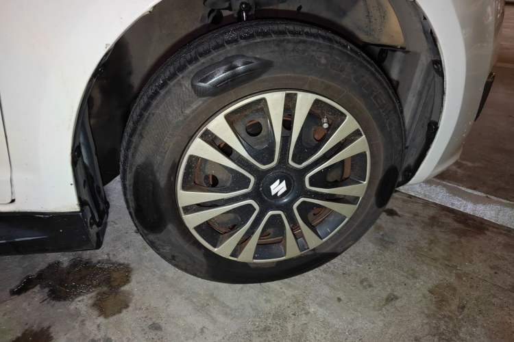 Used Suzuki Swift 2014 1.5L Manual Fashion Edition Right Front Wheel Hub