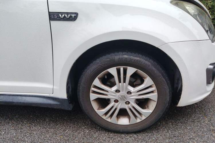 Used Suzuki Swift 2014 1.5L Automatic Fashion Edition Right Front Wheel Hub
