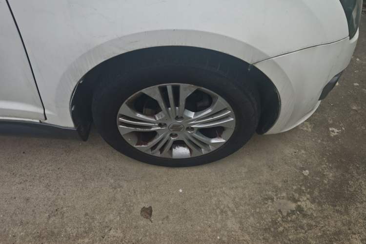 Used Suzuki Swift 2014 1.5L Automatic Fashion Edition Right Front Wheel Hub