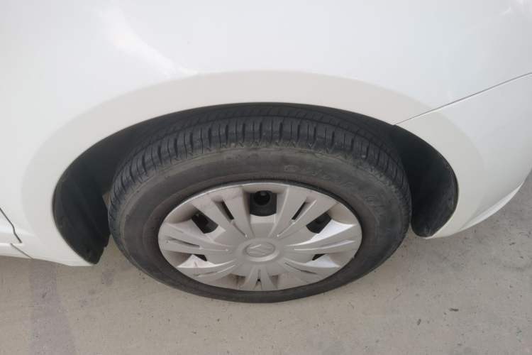 Used Suzuki Swift 2014 1.3L Manual Standard Edition Right Front Wheel Hub