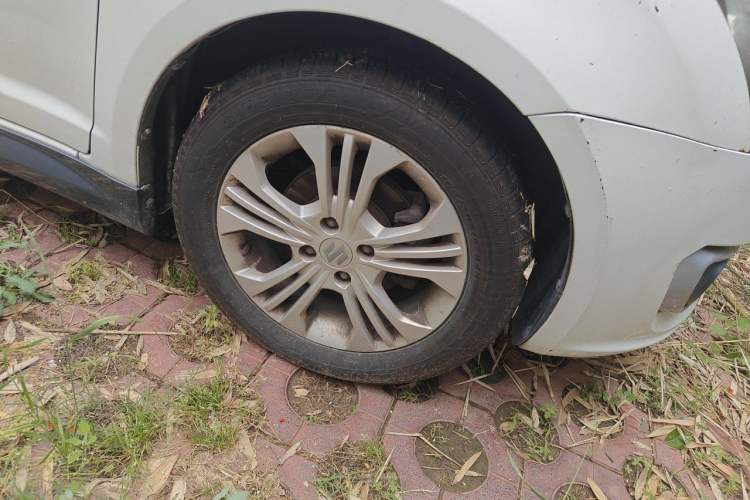 Used Suzuki Swift 2014 1.5L Automatic Fashion Edition Right Front Wheel Hub