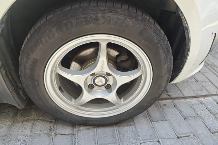Used Suzuki Swift 2014 1.5L Manual Fashion Edition Right Front Wheel Hub