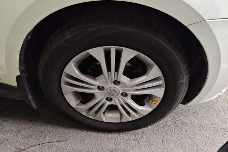 Used Suzuki Swift 2014 1.5L Automatic Fashion Edition Right Front Wheel Hub