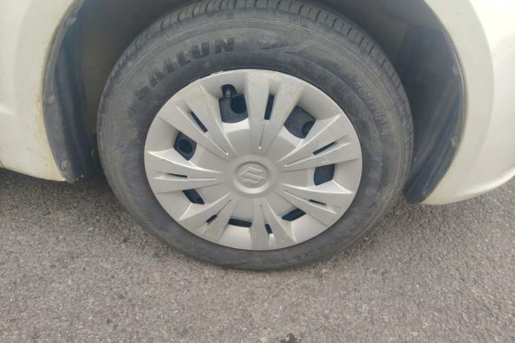 Used Suzuki Swift 2014 1.3L Manual Standard Edition Right Front Wheel Hub