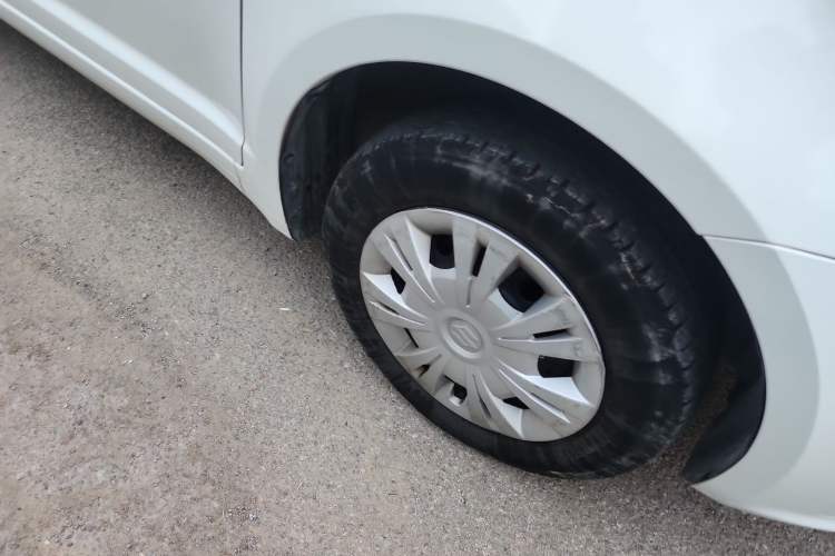 Used Suzuki Swift 2014 1.3L Manual Standard Edition Right Front Wheel Hub