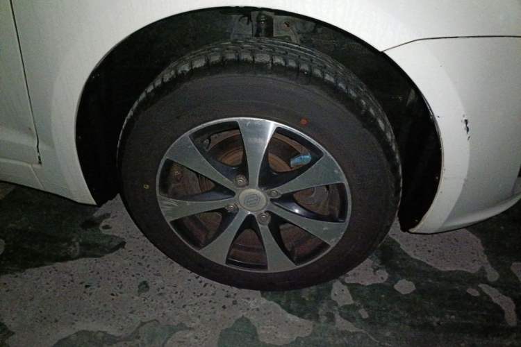 Used Suzuki Swift 2014 1.3L Manual Standard Edition Right Front Wheel Hub