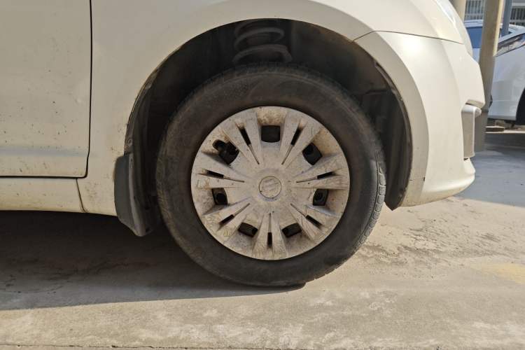 Used Suzuki Swift 2014 1.3L Manual Standard Edition Right Front Wheel Hub