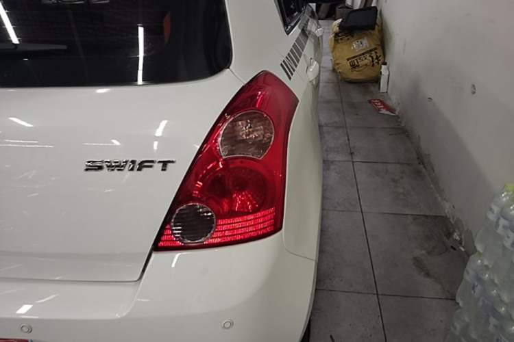 Used Suzuki Swift 2014 1.5L Automatic Fashion Edition Right Rear Taillight