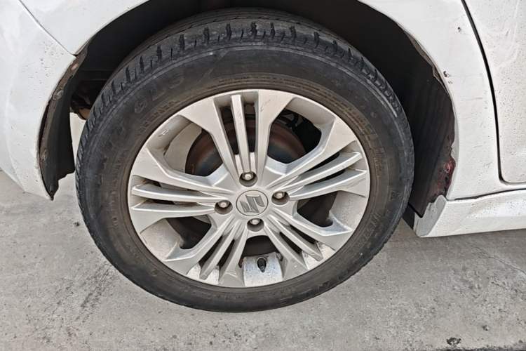 Used Suzuki Swift 2014 1.5L Automatic Fashion Edition Right Rear Wheel Hub