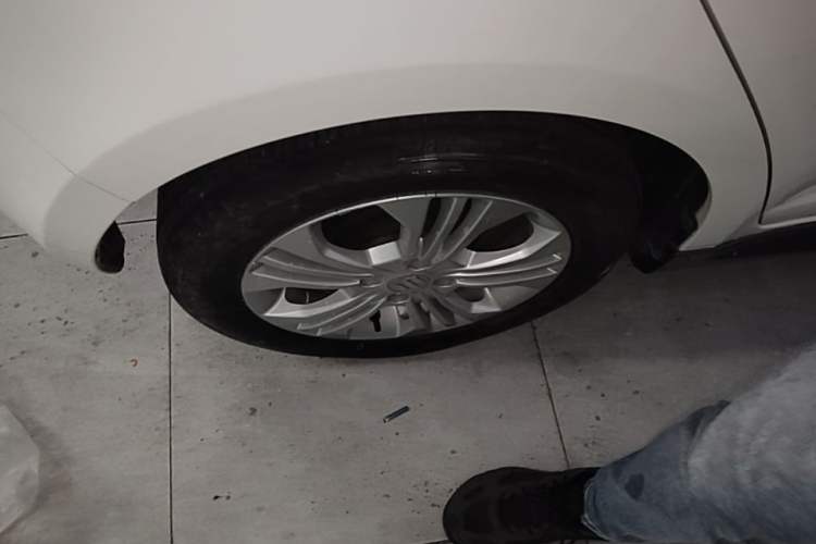 Used Suzuki Swift 2014 1.5L Automatic Fashion Edition Right Rear Wheel Hub