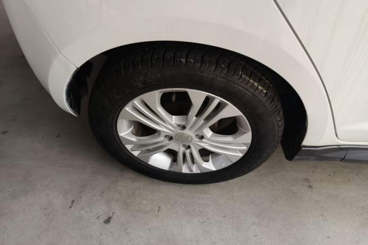 Used Suzuki Swift 2014 1.5L Automatic Fashion Edition Right Rear Wheel Hub