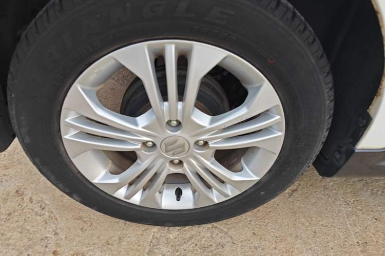 Used Suzuki Swift 2014 1.5L Automatic Fashion Edition Right Rear Wheel Hub
